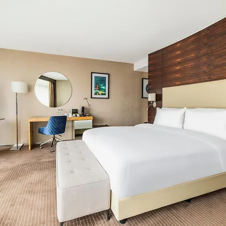 Отель Grand Convention Center 5*