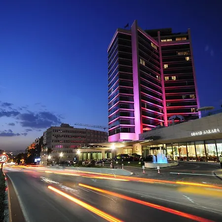 Grand Convention Center Szálloda 5*