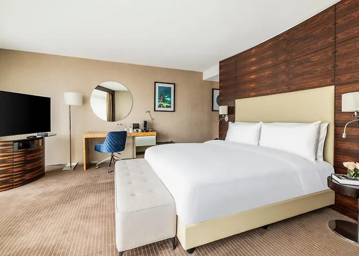 Отель Grand Convention Center 5*