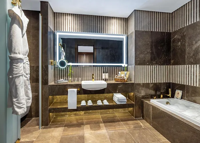 Grand Convention Center 5*