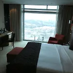Grand Convention Center 5*