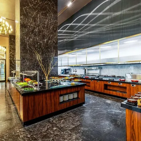 Grand Convention Center 5*