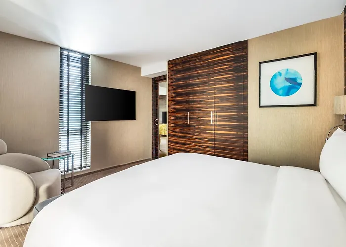 Grand Convention Center Hotel