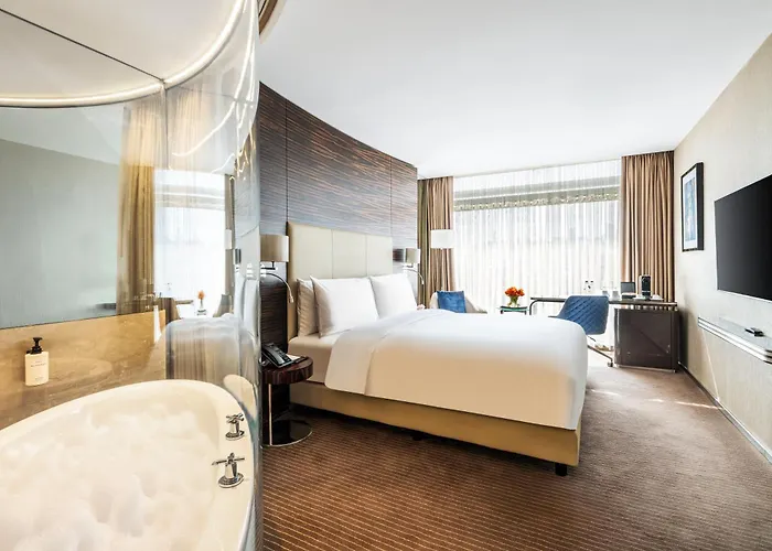 Grand Convention Center Hotel