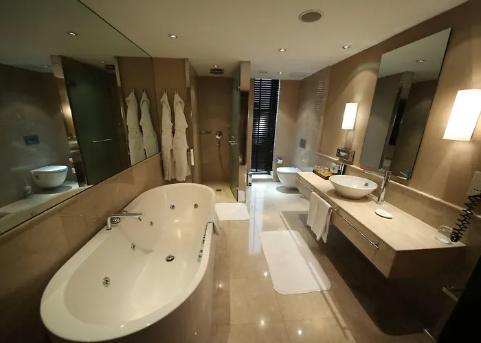 Grand Convention Center 5*