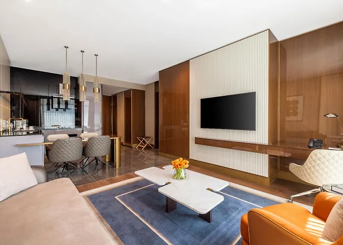 Grand Convention Center Hotel