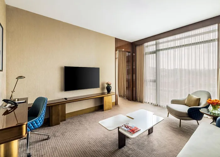 Grand Convention Center Hotel